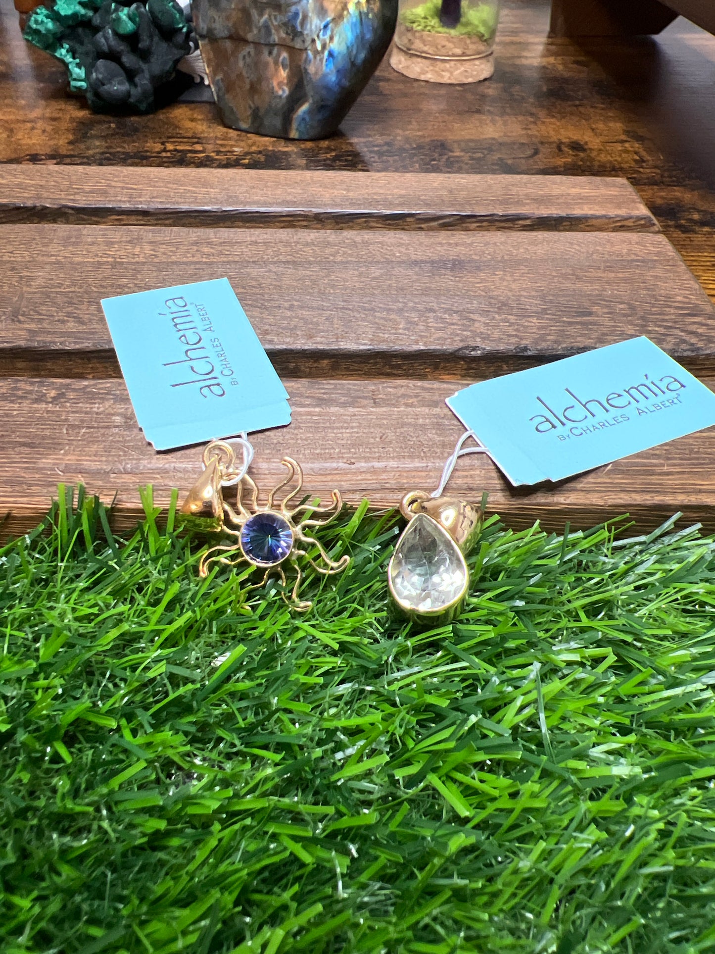 Sigdia updated w/ pendants