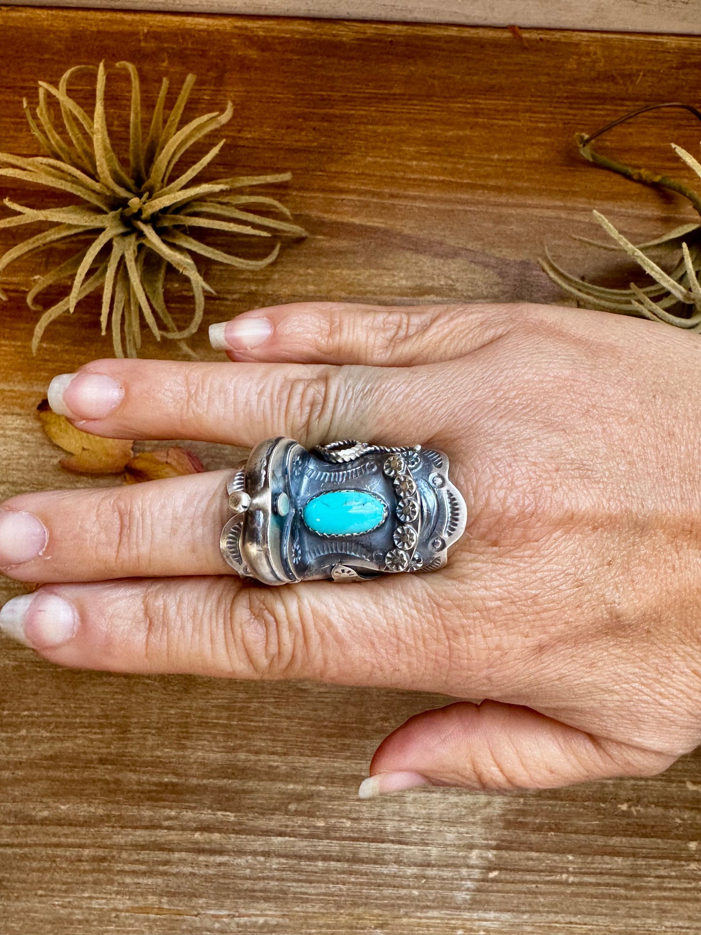 Saddle Shape Kingman Turquoise Ring – Size 8 – Native Made by T. Yazzie