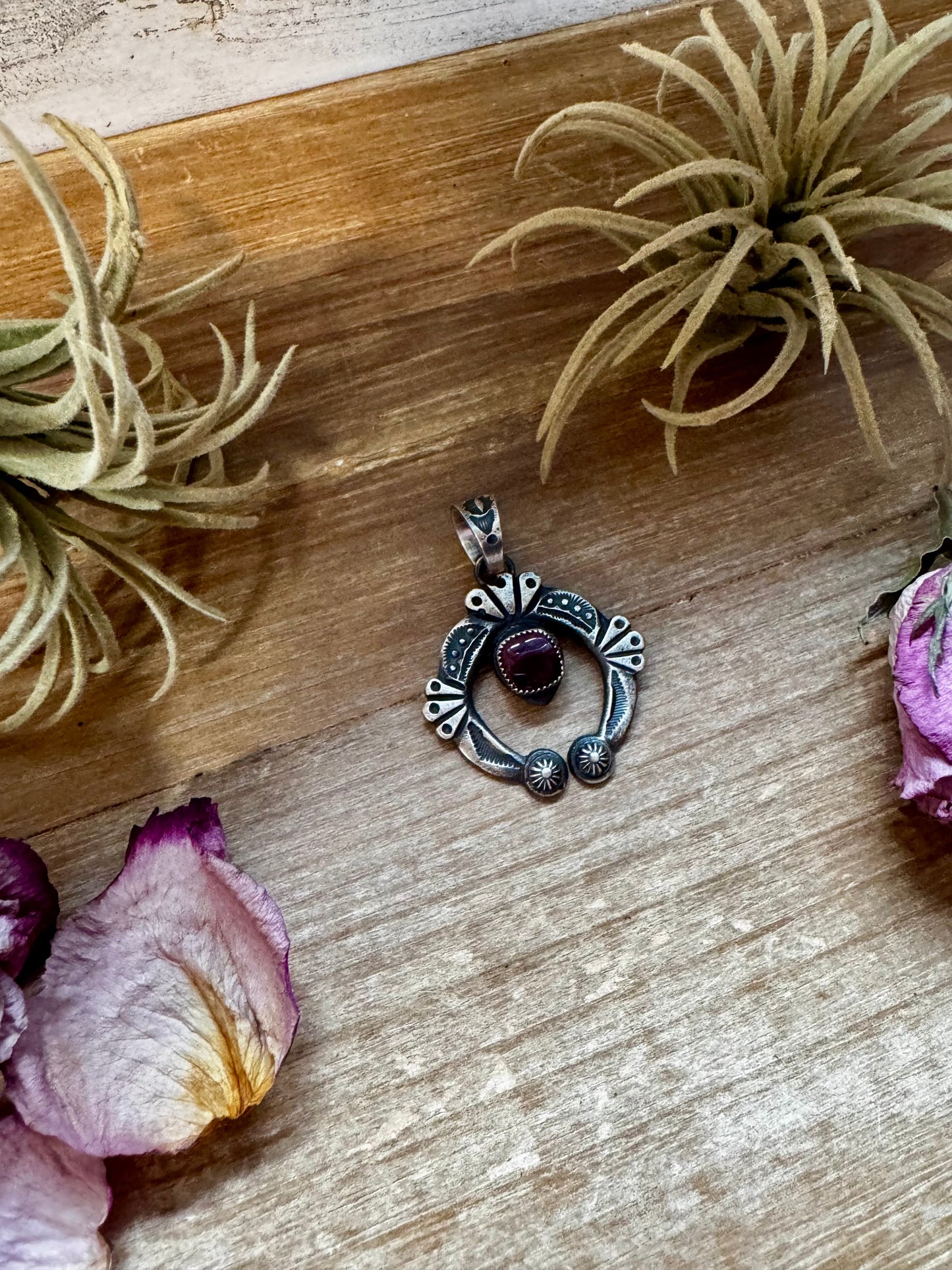 Naja Pendant with Purple Spiny Oyster – Sterling Silver – Native Made by KB