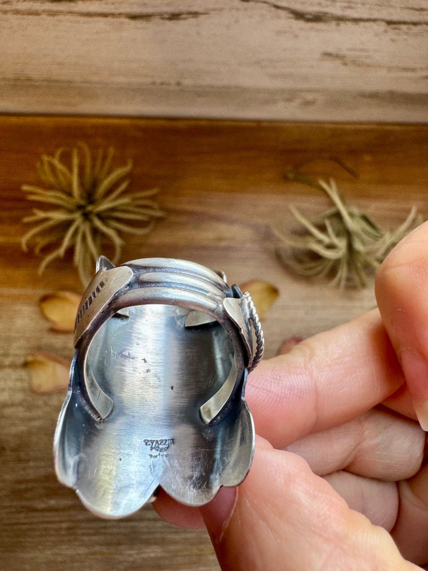 Saddle Shape Kingman Turquoise Ring – Size 8 – Native Made by T. Yazzie