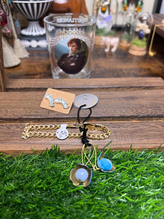 Mari D minus blue dangle