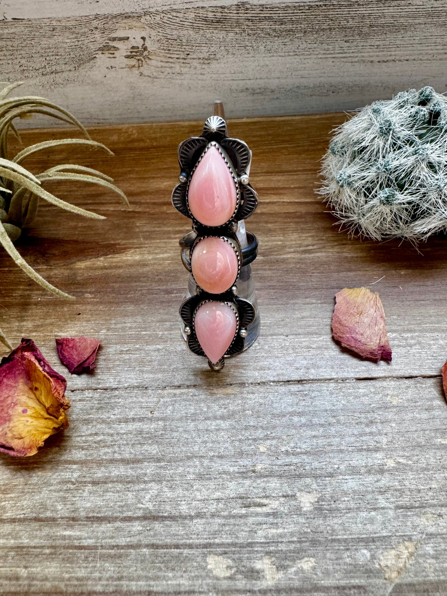 Long Ring -adjustable - pink conch and sterling silver III