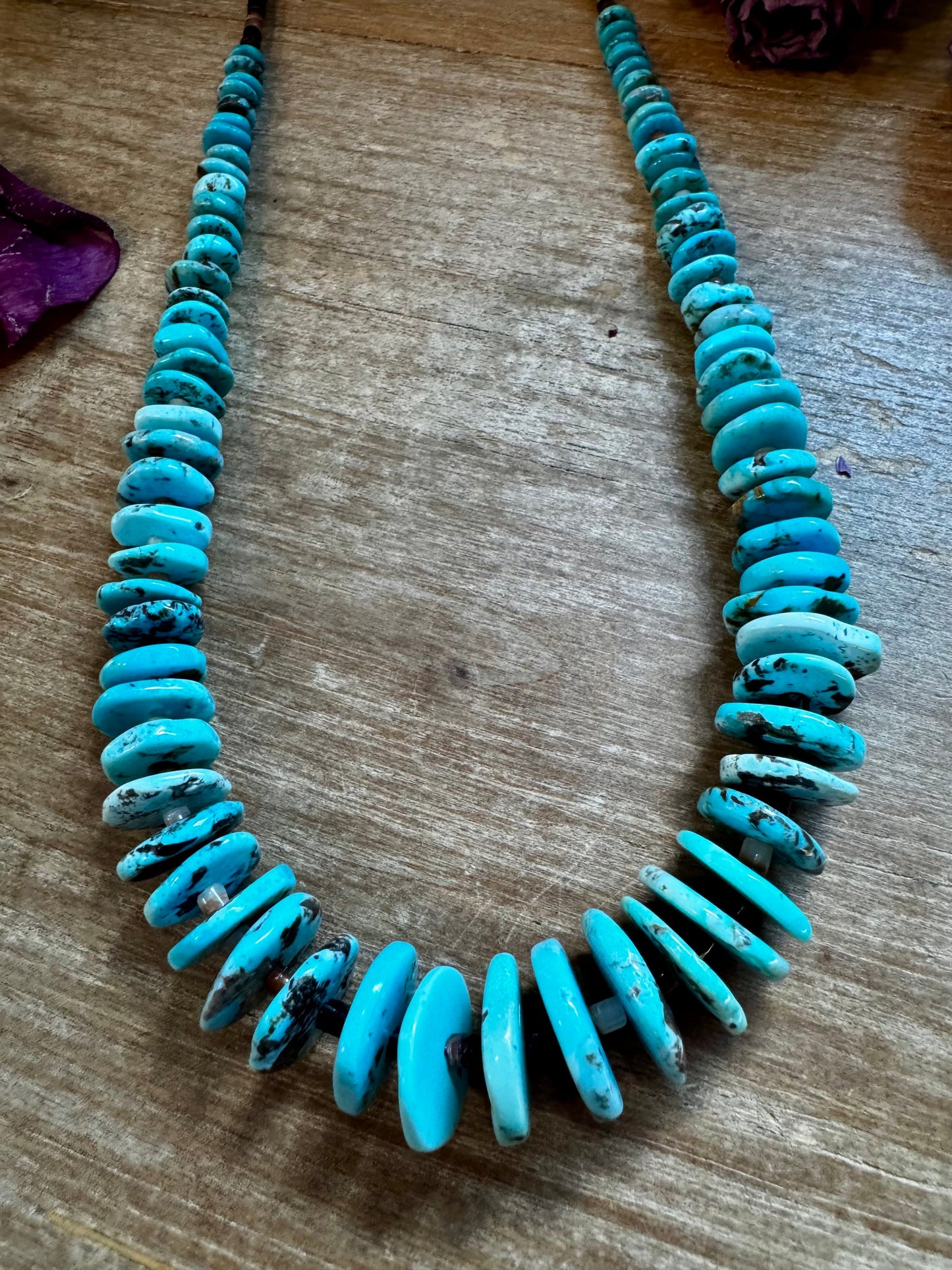 Shell & Turquoise Graduated Necklace – 23"