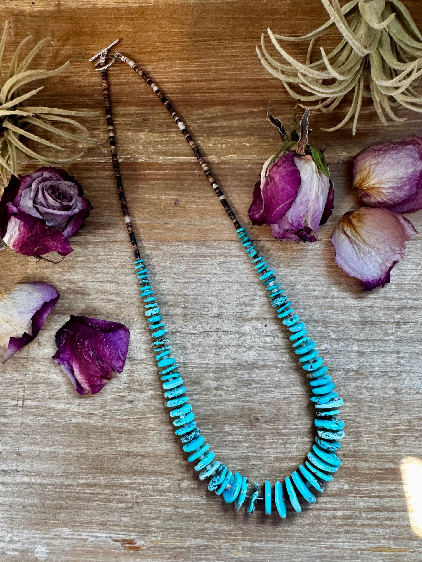 Shell & Turquoise Graduated Necklace – 23"